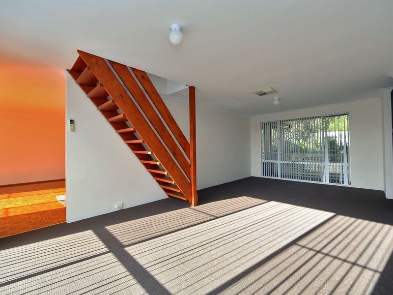 1 Easton Crt, Boya WA 6056