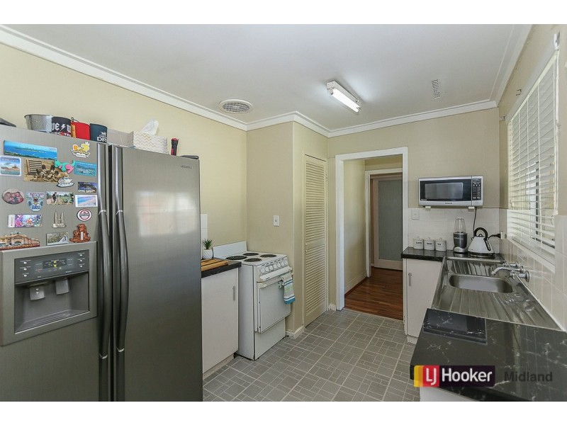 42 Bishop Road, Middle Swan WA 6056