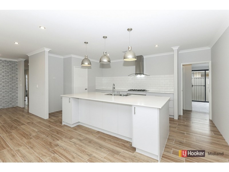 152 Bernborough Ave, Caversham WA 6055