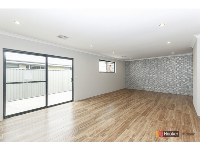 152 Bernborough Ave, Caversham WA 6055