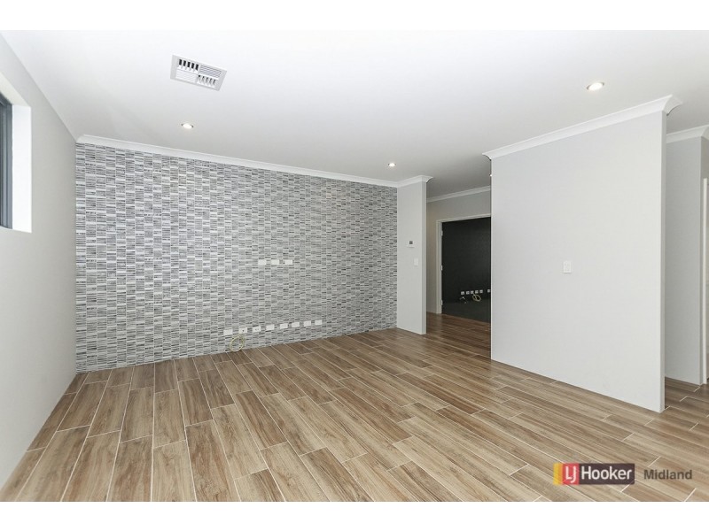 152 Bernborough Ave, Caversham WA 6055