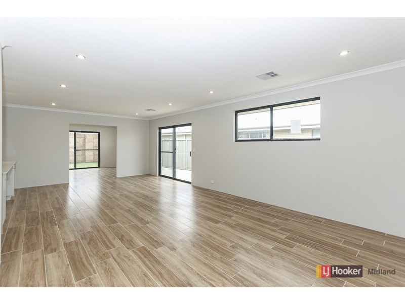 152 Bernborough Ave, Caversham WA 6055