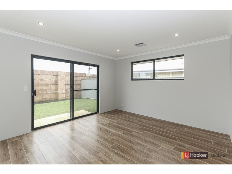 152 Bernborough Ave, Caversham WA 6055