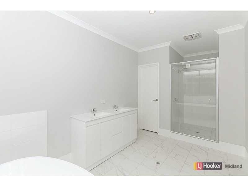 152 Bernborough Ave, Caversham WA 6055