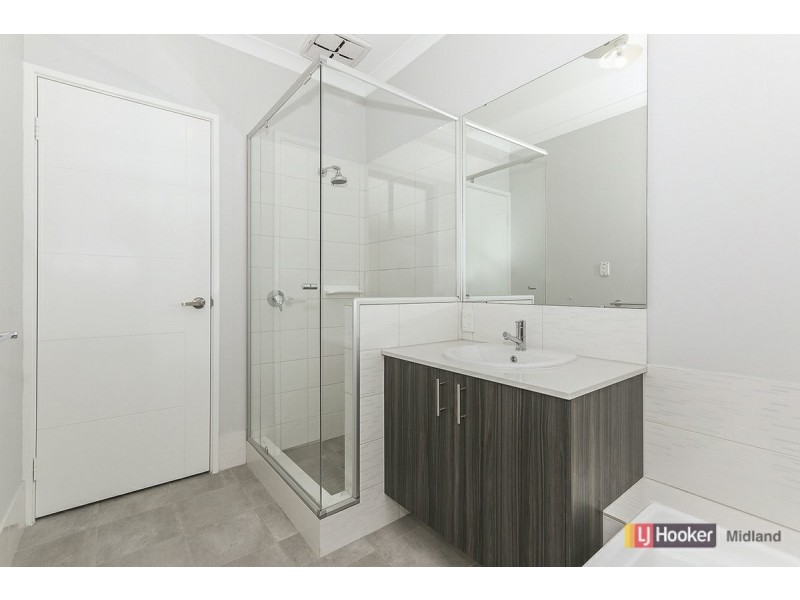 152 Bernborough Ave, Caversham WA 6055