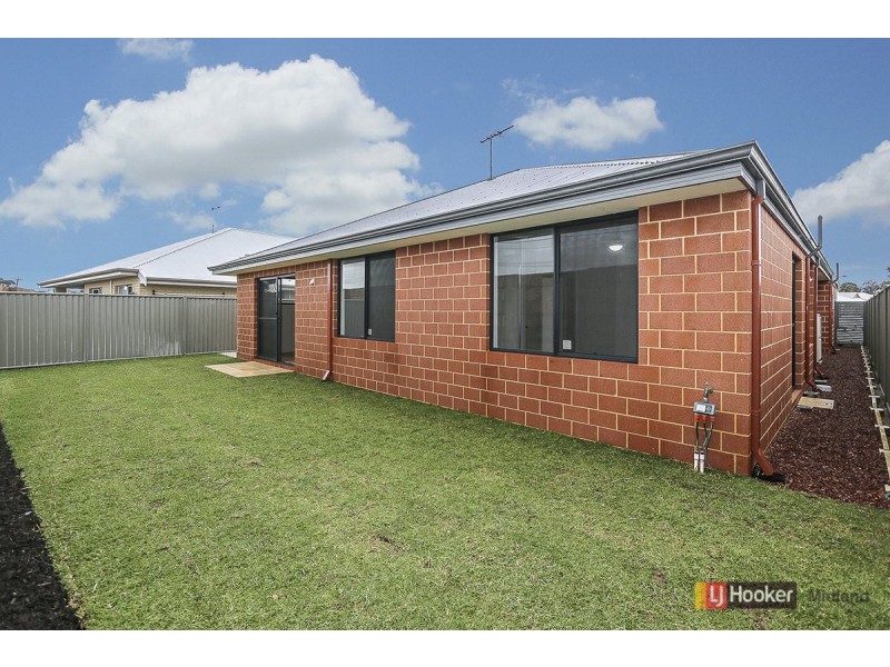 152 Bernborough Ave, Caversham WA 6055