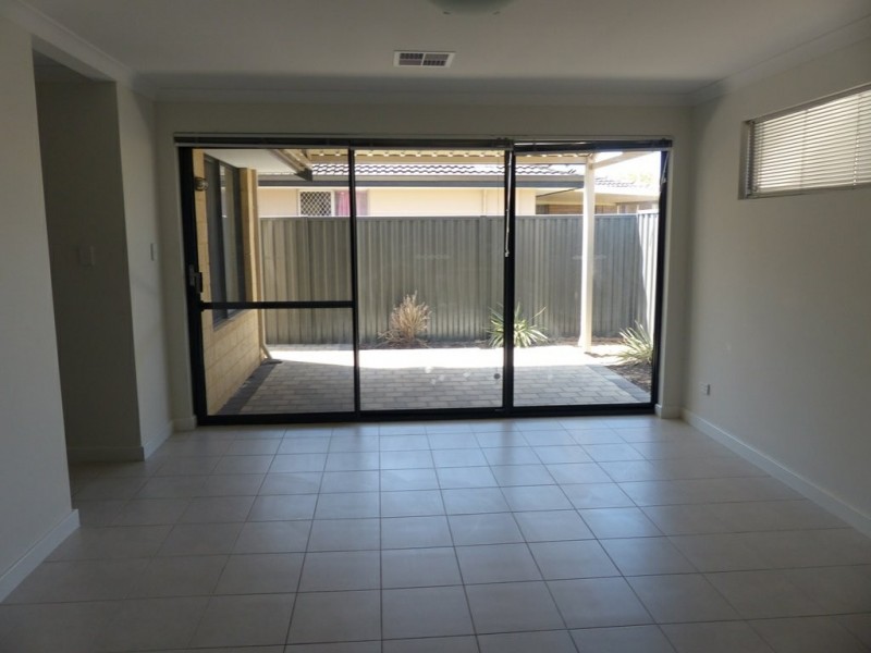 Unit 2/42 Wroxton Street, Midland WA 6056