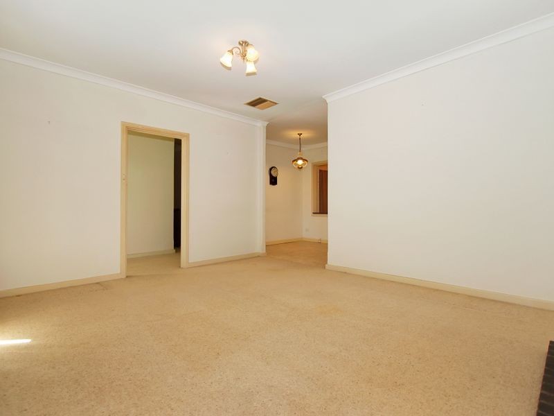 9 Sefton Avenue, Viveash WA 6056