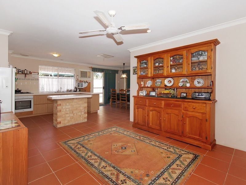 25 Beenan Elbow, South Guildford WA 6055