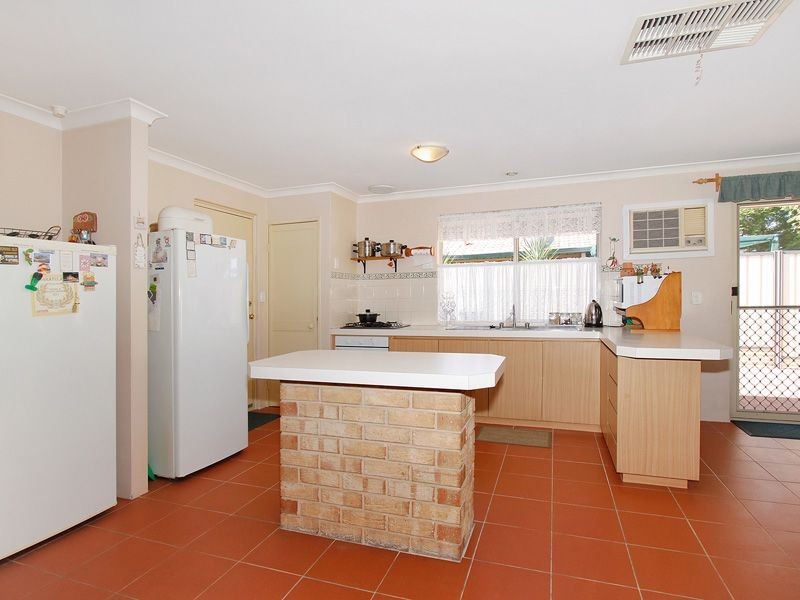 25 Beenan Elbow, South Guildford WA 6055