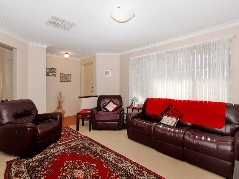 25 Beenan Elbow, South Guildford WA 6055