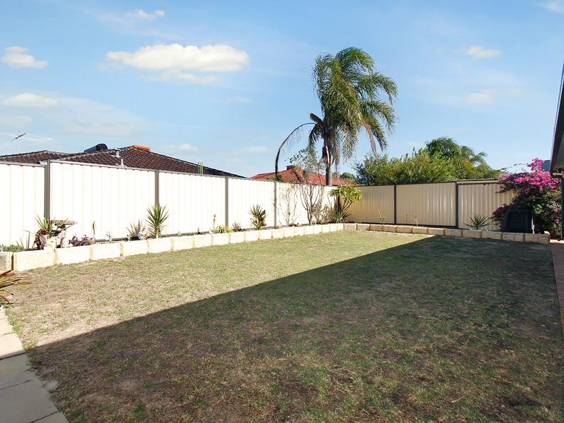 25 Beenan Elbow, South Guildford WA 6055