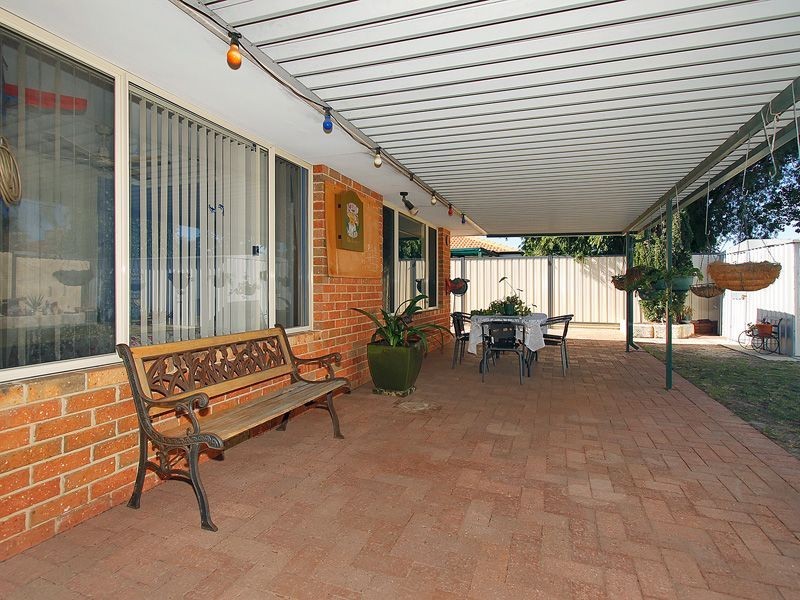 25 Beenan Elbow, South Guildford WA 6055