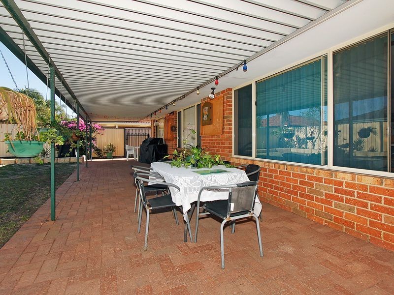 25 Beenan Elbow, South Guildford WA 6055