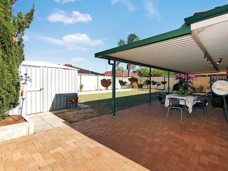 25 Beenan Elbow, South Guildford WA 6055