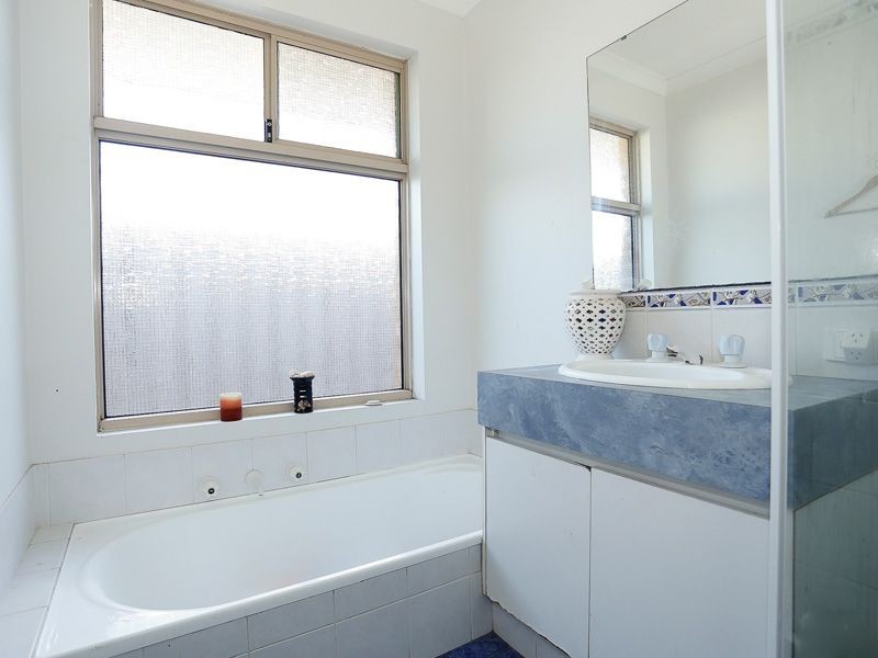 21 Bildjar Close, South Guildford WA 6055