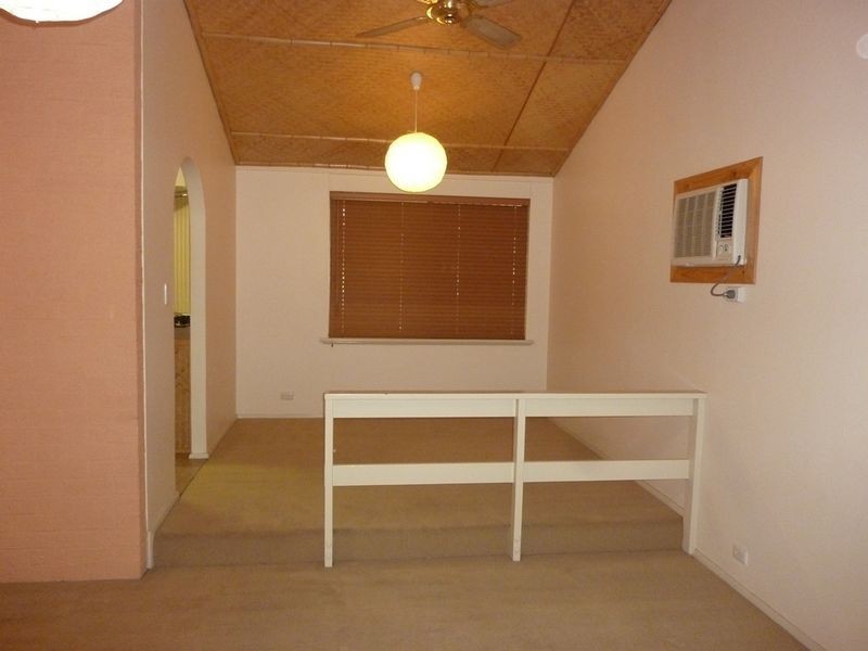 5 Harcourt Place, Bellevue WA 6056