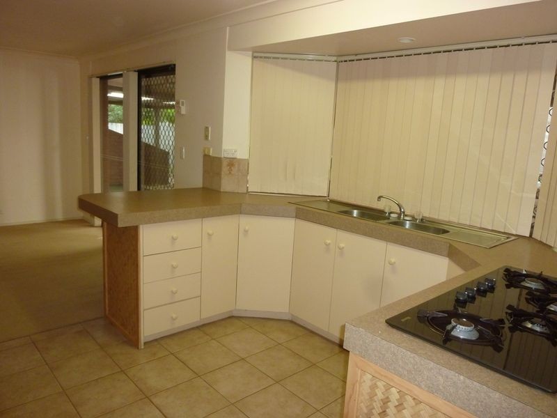 5 Harcourt Place, Bellevue WA 6056