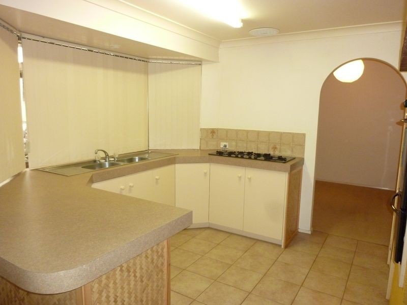 5 Harcourt Place, Bellevue WA 6056