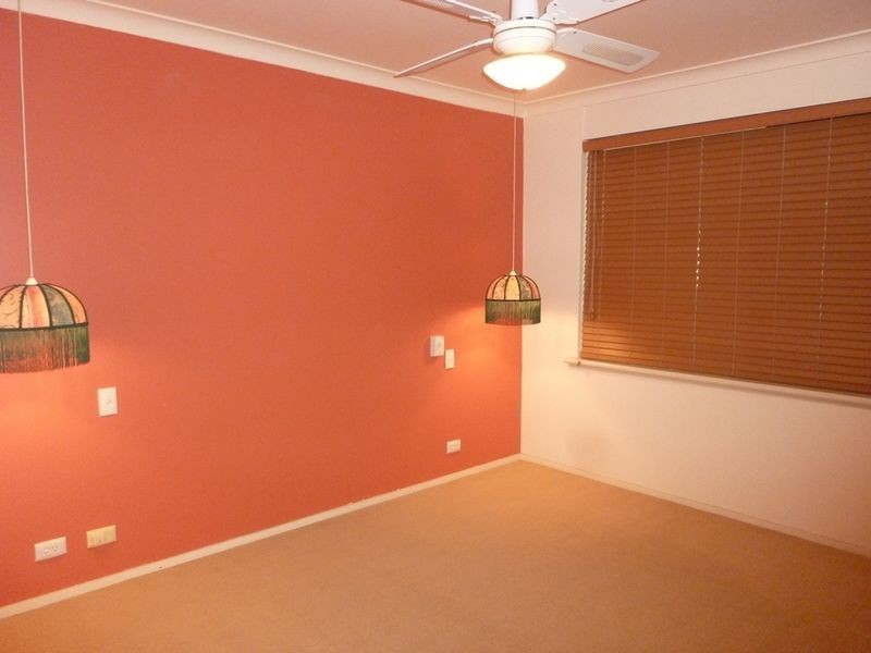 5 Harcourt Place, Bellevue WA 6056