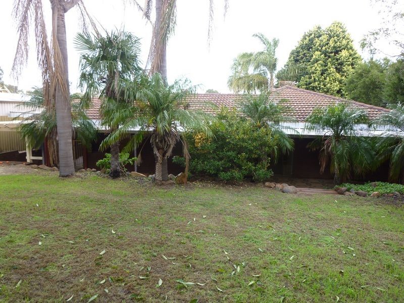 5 Harcourt Place, Bellevue WA 6056