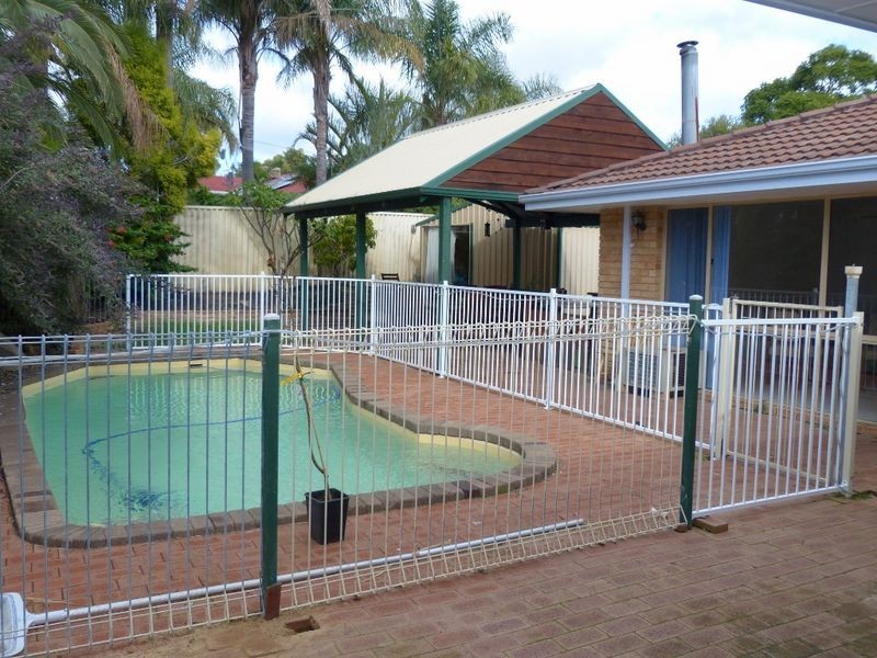 13 Balmain Road, Greenmount WA 6056