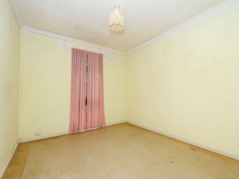 63 Wroxton Street, Midland WA 6056