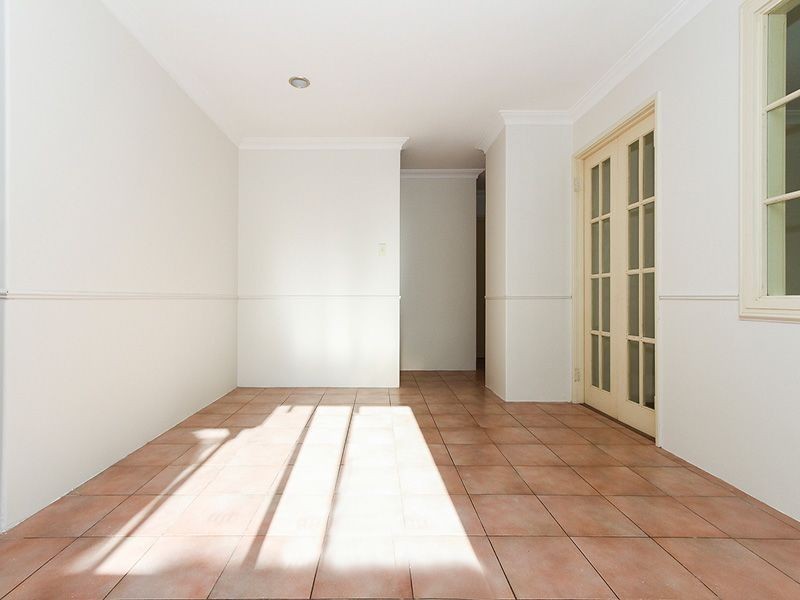 5 Burton Retreat, Stratton WA 6056