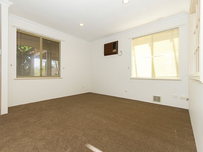 5 Burton Retreat, Stratton WA 6056