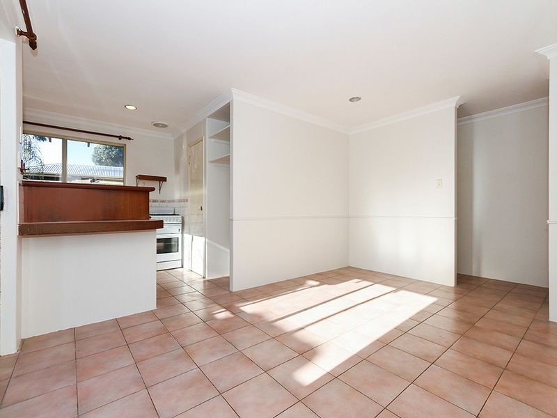 5 Burton Retreat, Stratton WA 6056