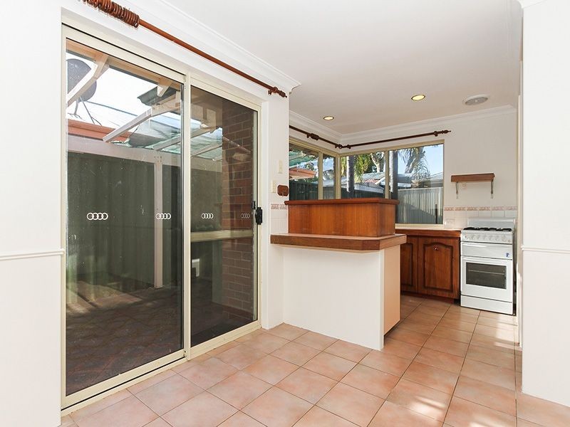 5 Burton Retreat, Stratton WA 6056