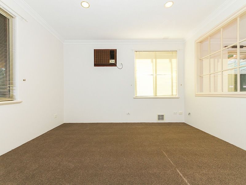 5 Burton Retreat, Stratton WA 6056