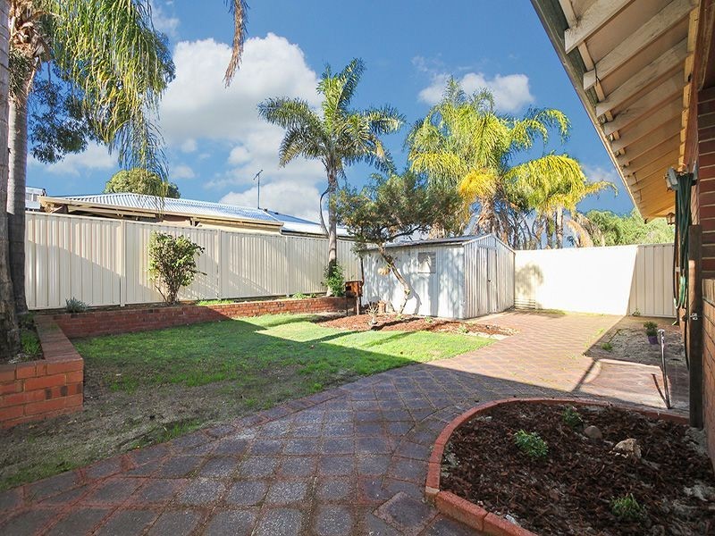 5 Burton Retreat, Stratton WA 6056