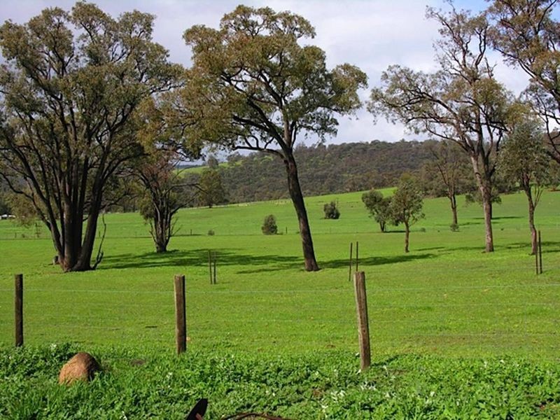 691 Chittering Valley Road, Lower Chittering WA 6084