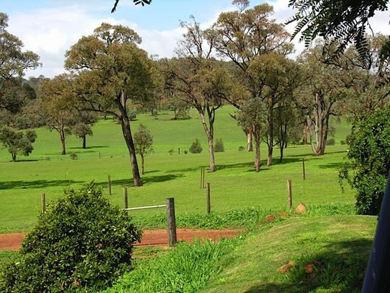 691 Chittering Valley Road, Lower Chittering WA 6084