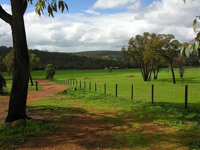 691 Chittering Valley Road, Lower Chittering WA 6084