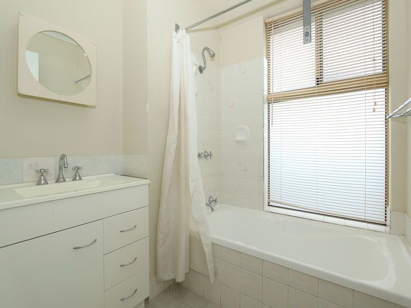 4 Panton Court, Middle Swan WA 6056