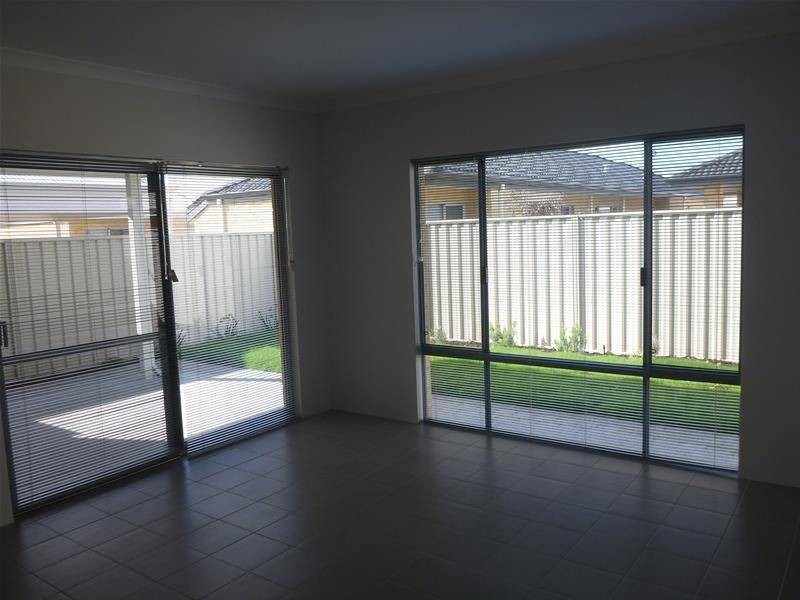 14/4 Melita Drive, Helena Valley WA 6056