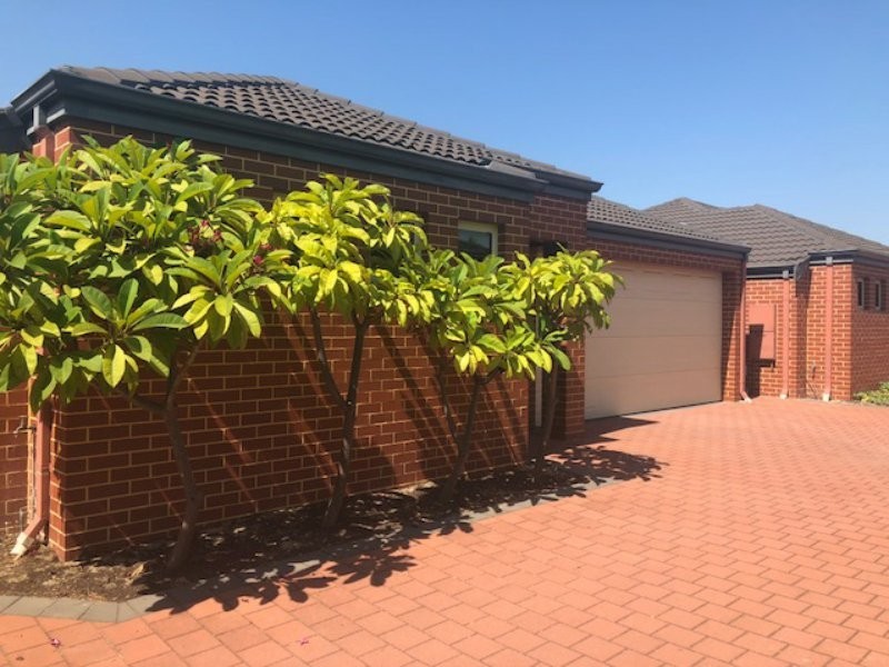 2/15 Mathoura Street, Midland WA 6056