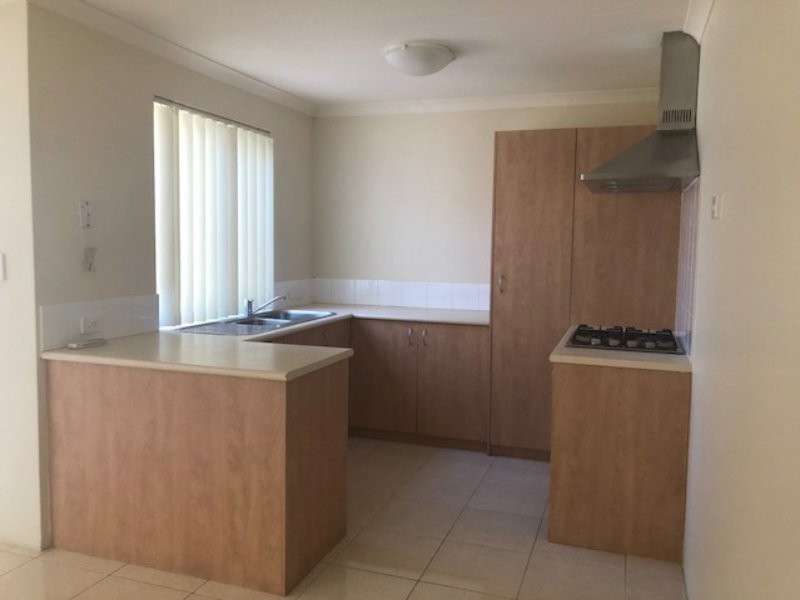 2/15 Mathoura Street, Midland WA 6056