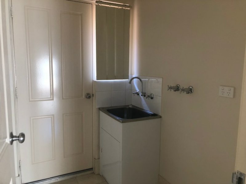 2/15 Mathoura Street, Midland WA 6056