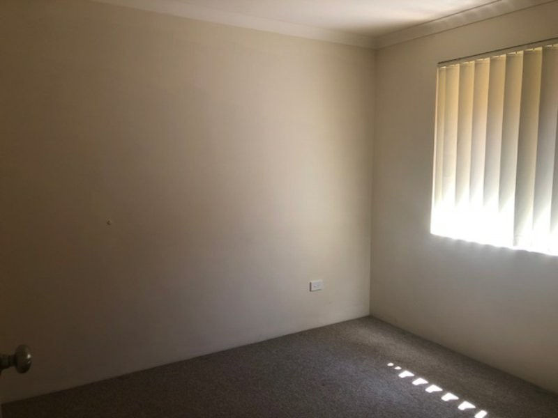 2/15 Mathoura Street, Midland WA 6056