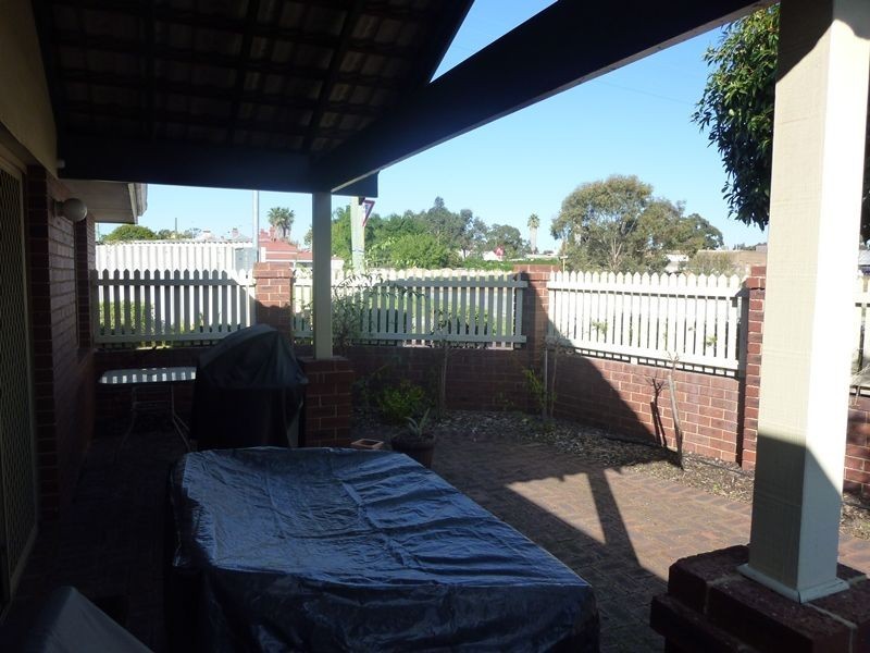 1/42 Byers Road, Baskerville WA 6056