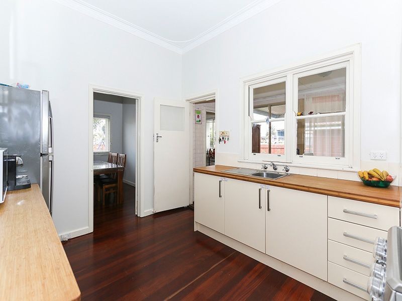 42 Blackburn Street, Bellevue WA 6056