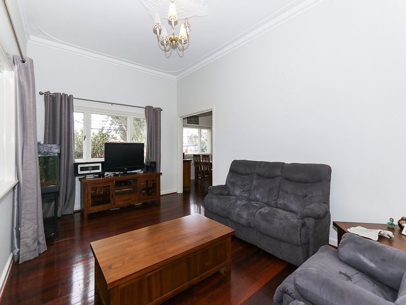 42 Blackburn Street, Bellevue WA 6056