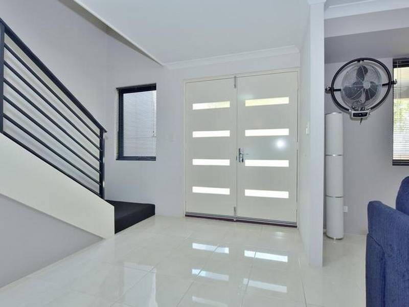 1/4 Hebe Lane, Woodbridge WA 6056