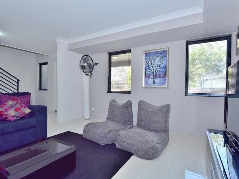 1/4 Hebe Lane, Woodbridge WA 6056