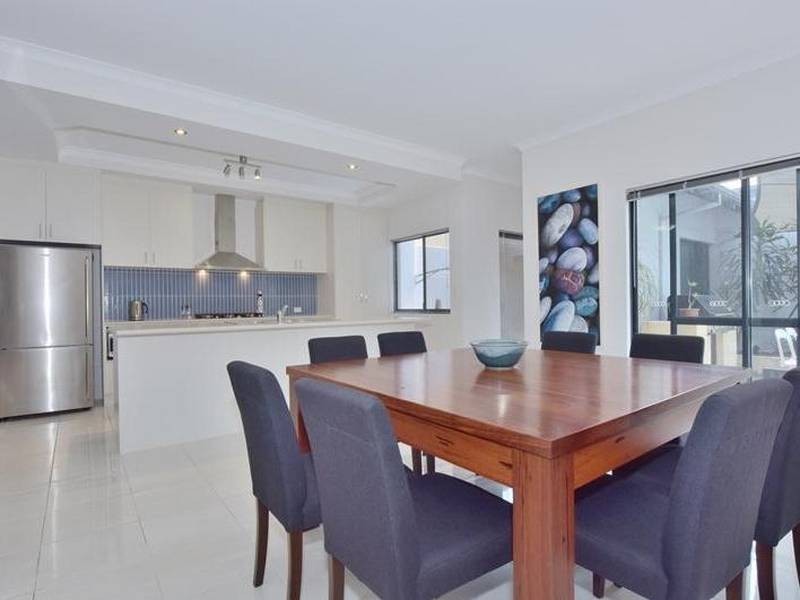 1/4 Hebe Lane, Woodbridge WA 6056