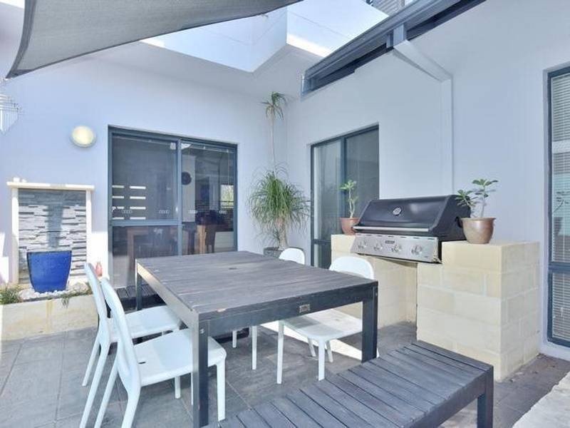 1/4 Hebe Lane, Woodbridge WA 6056