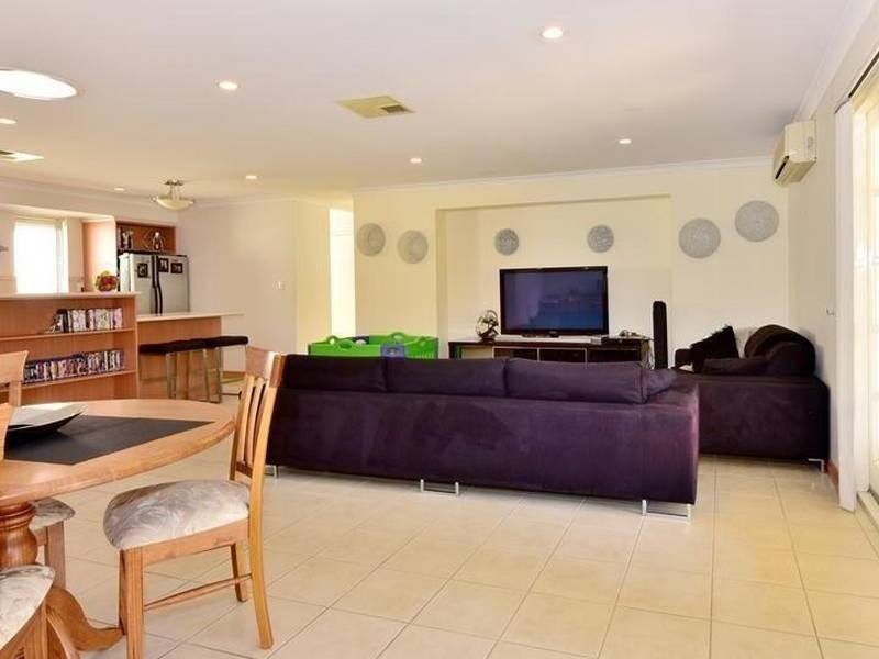 5 Lambertia Crescent, High Wycombe WA 6057